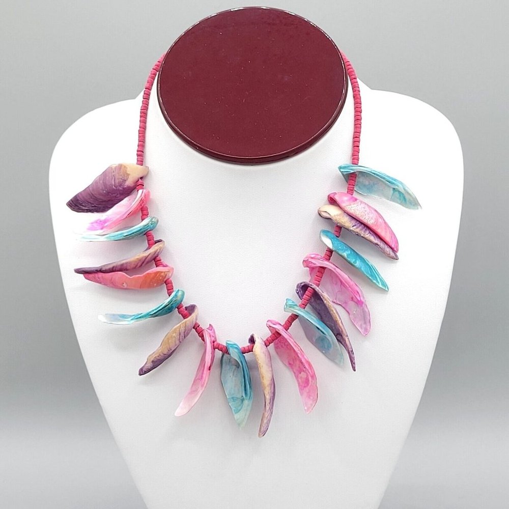 Womens Multicolor Dyed Mother of Pearl Handmade Necklace Barrel Clasp Beach Wear